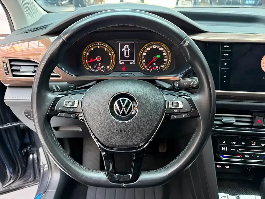 Volkswagen Tharu — фото 6