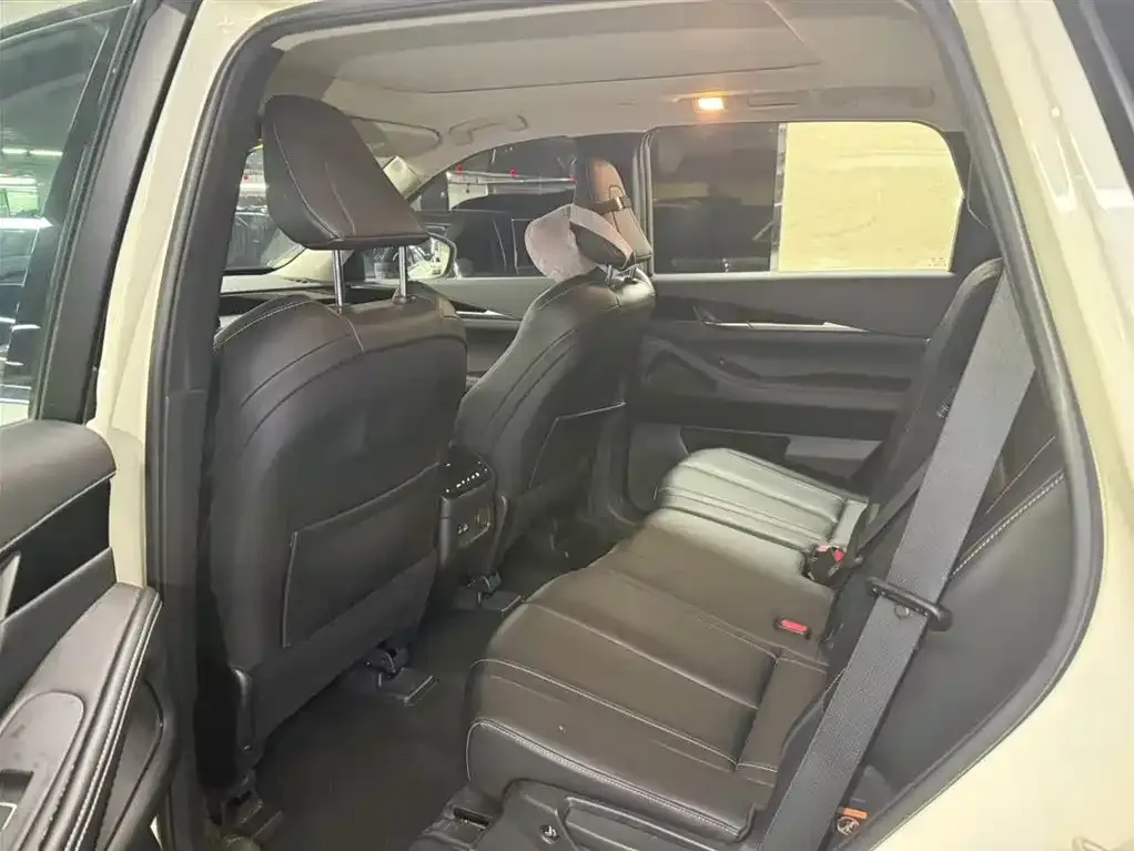Infiniti QX60 2023 из CN, фото 3