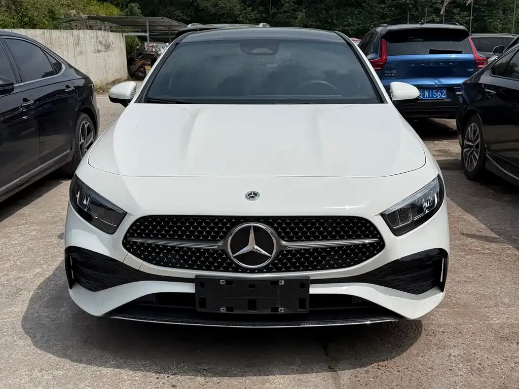 Mercedes-Benz A-Class 2023 из CN, фото 9