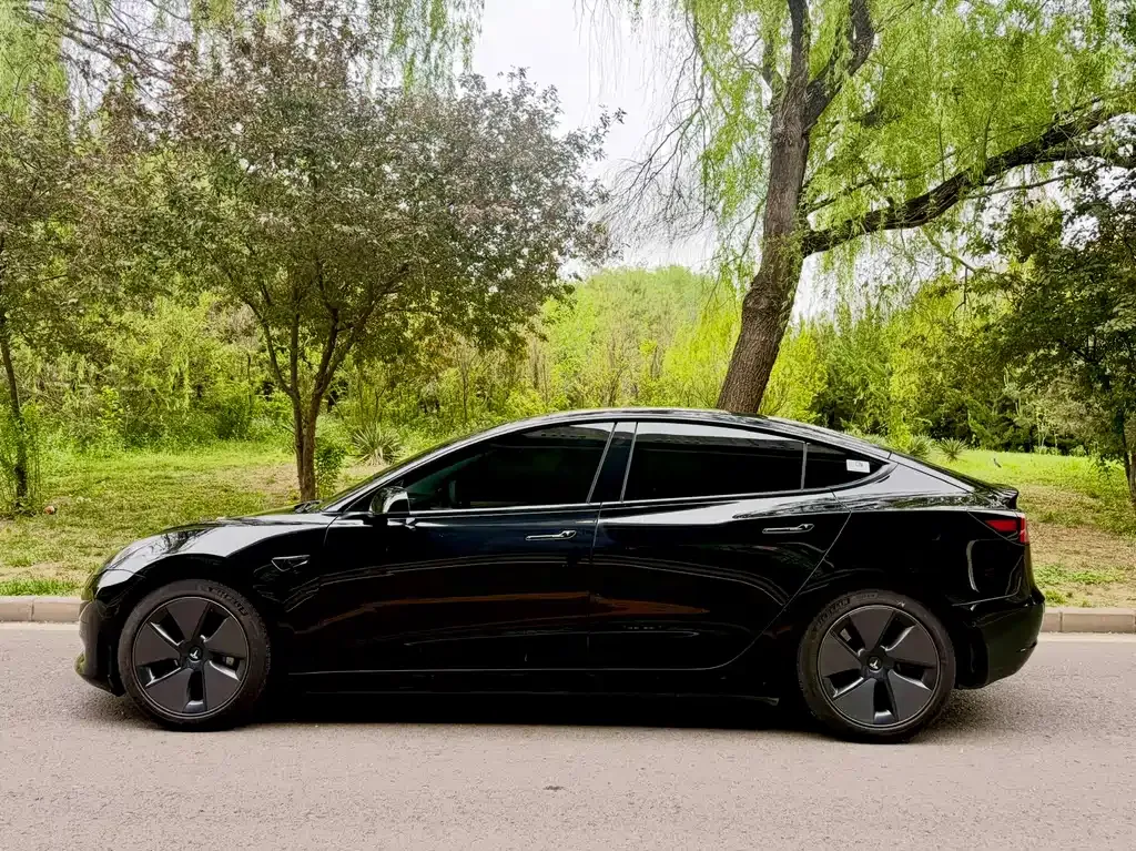 Tesla Model 3 — фото 5