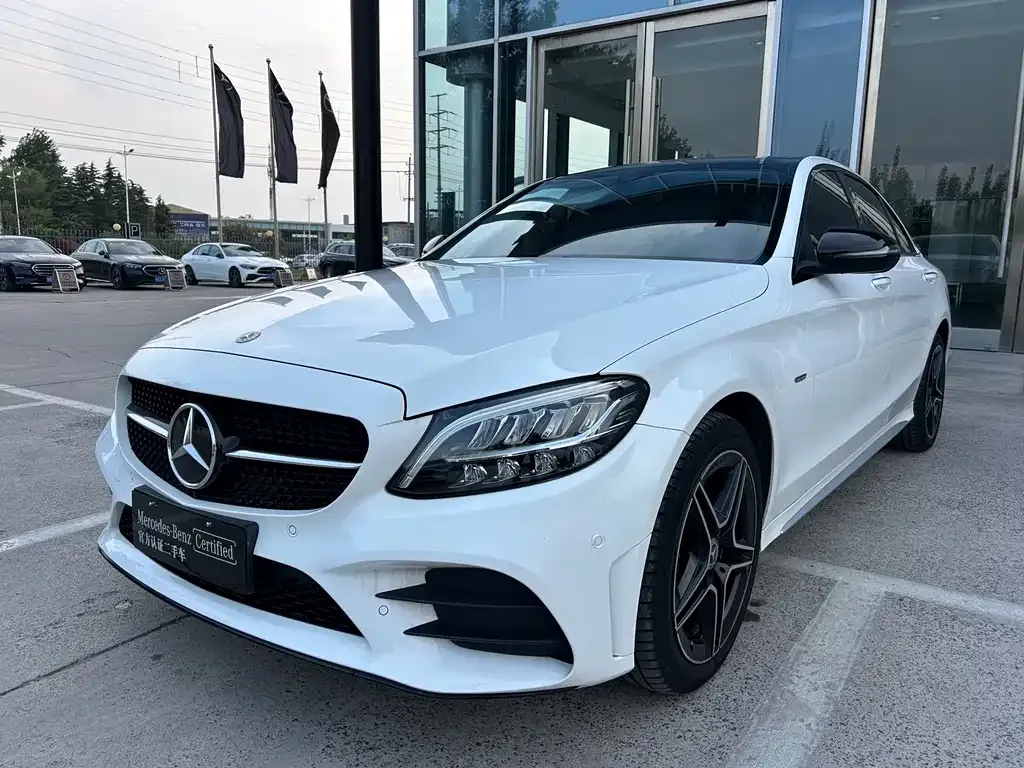 Mercedes-Benz C-Class — фото 1