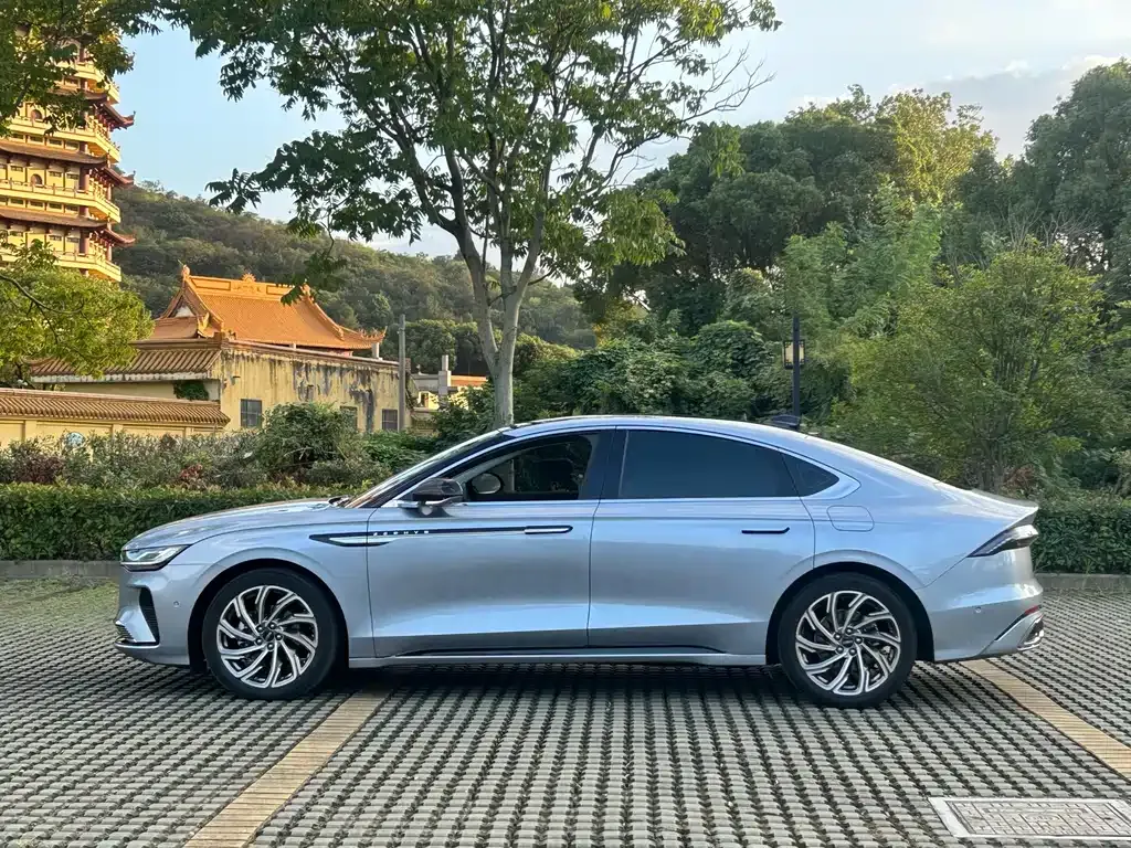 Lincoln Z 2023 из CN, фото 9