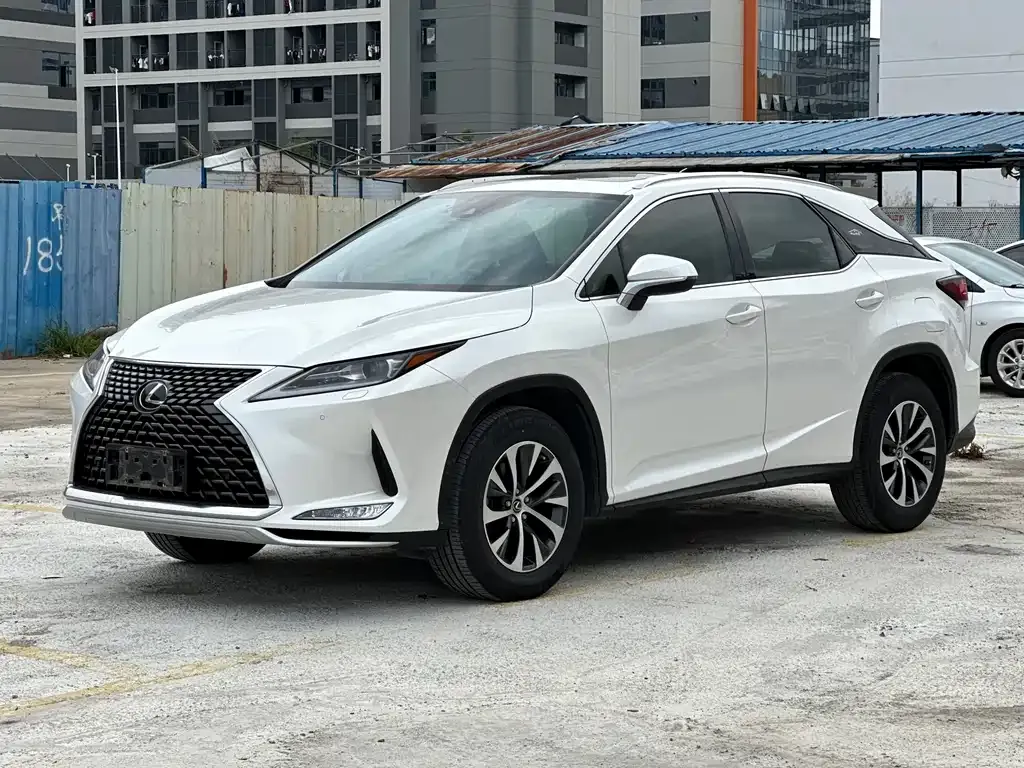 Lexus RX — фото 1