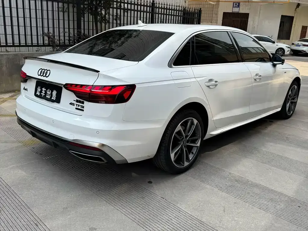 Audi A4L — фото 10