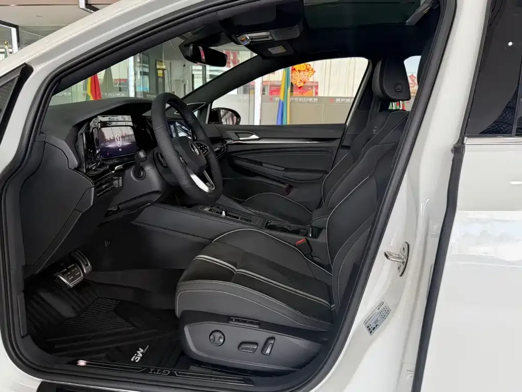 Volkswagen Golf 2021 из CN, фото 5