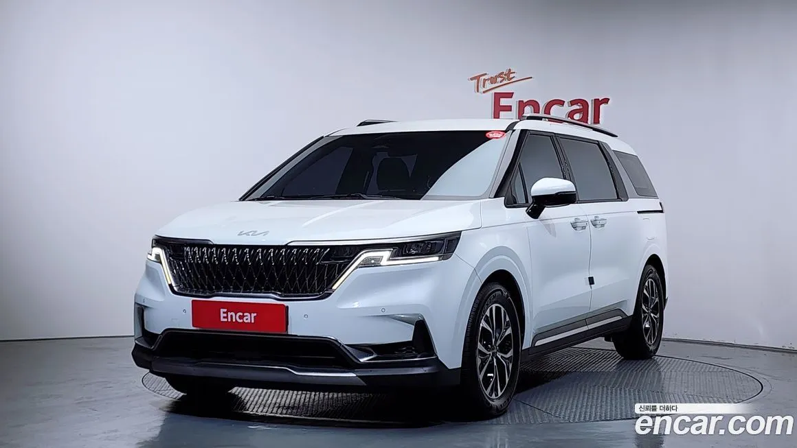 Kia Carnival — фото 1