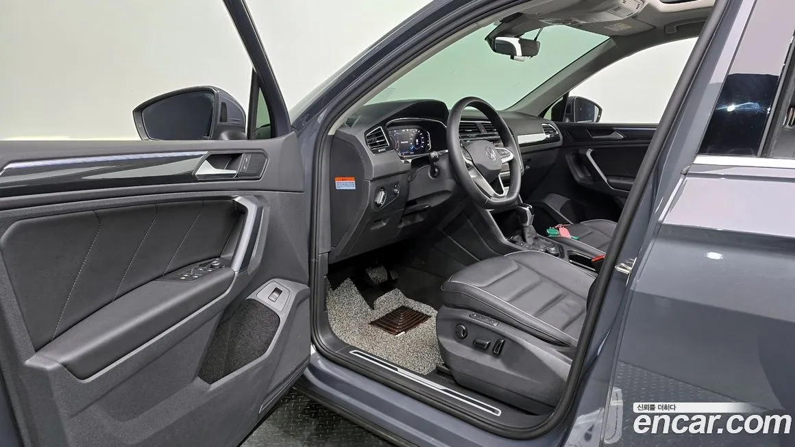 Volkswagen Tiguan 2023 из KR, фото 10