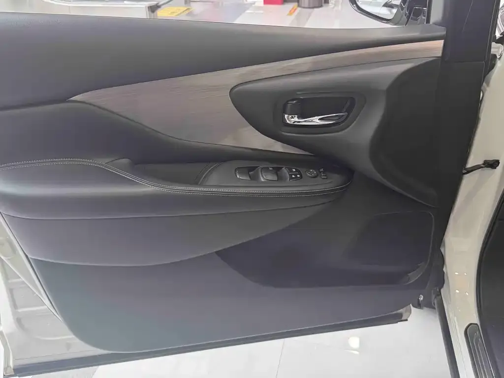 Nissan Murano 2023 из CN, фото 2