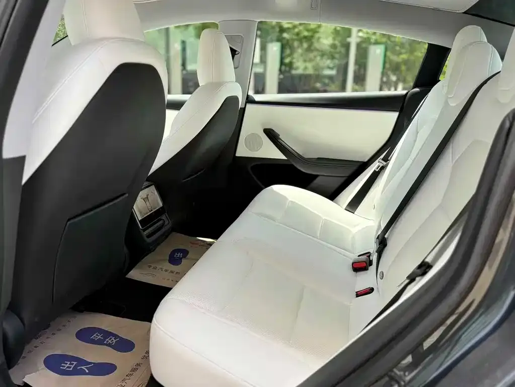 Tesla Model 3 — фото 3