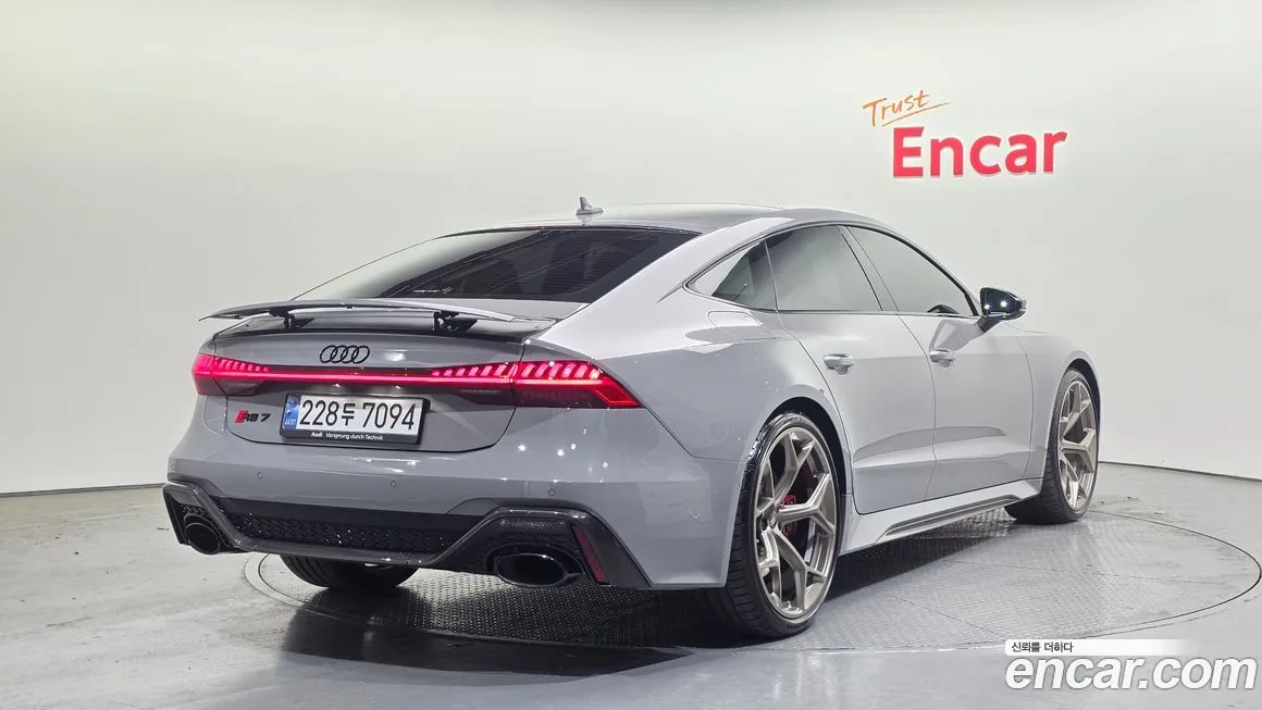 Audi RS7 2025 из KR, фото 6