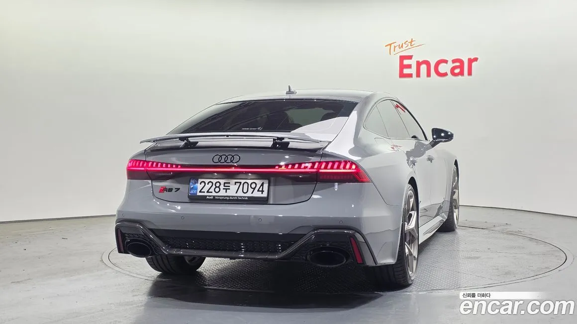 Audi RS7 2025 из KR, фото 2