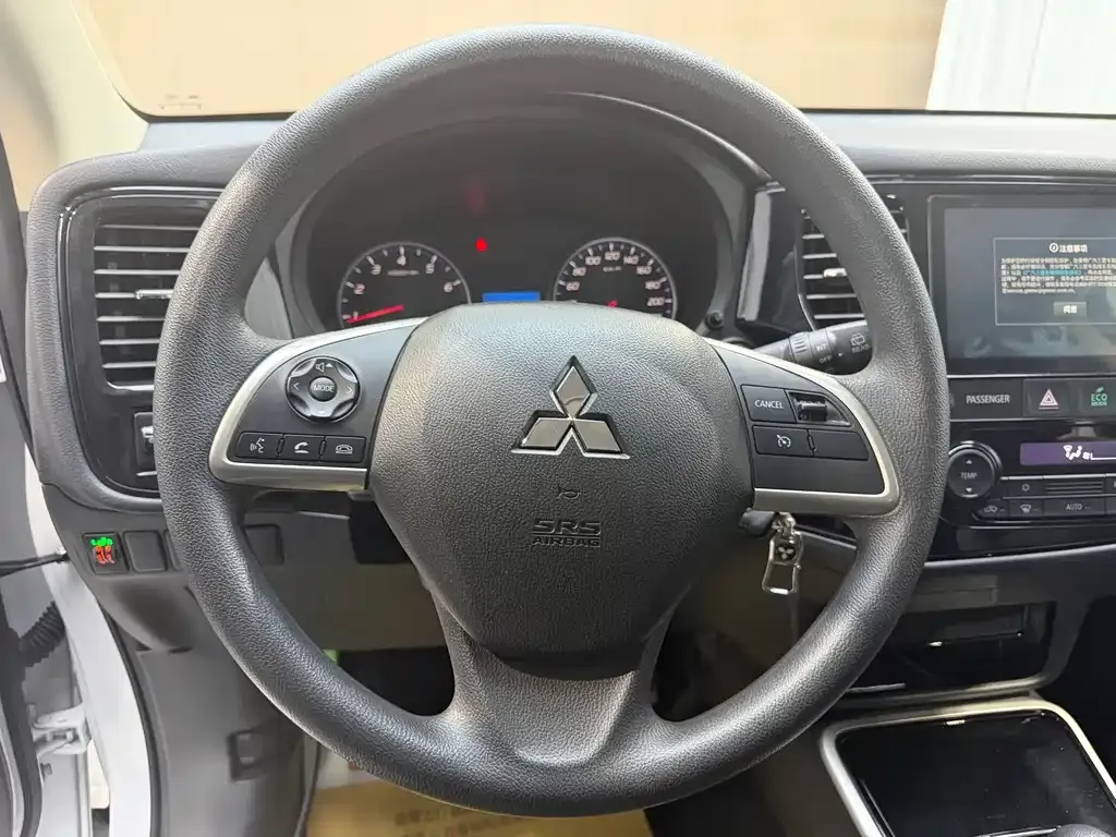 Mitsubishi Outlander — фото 6