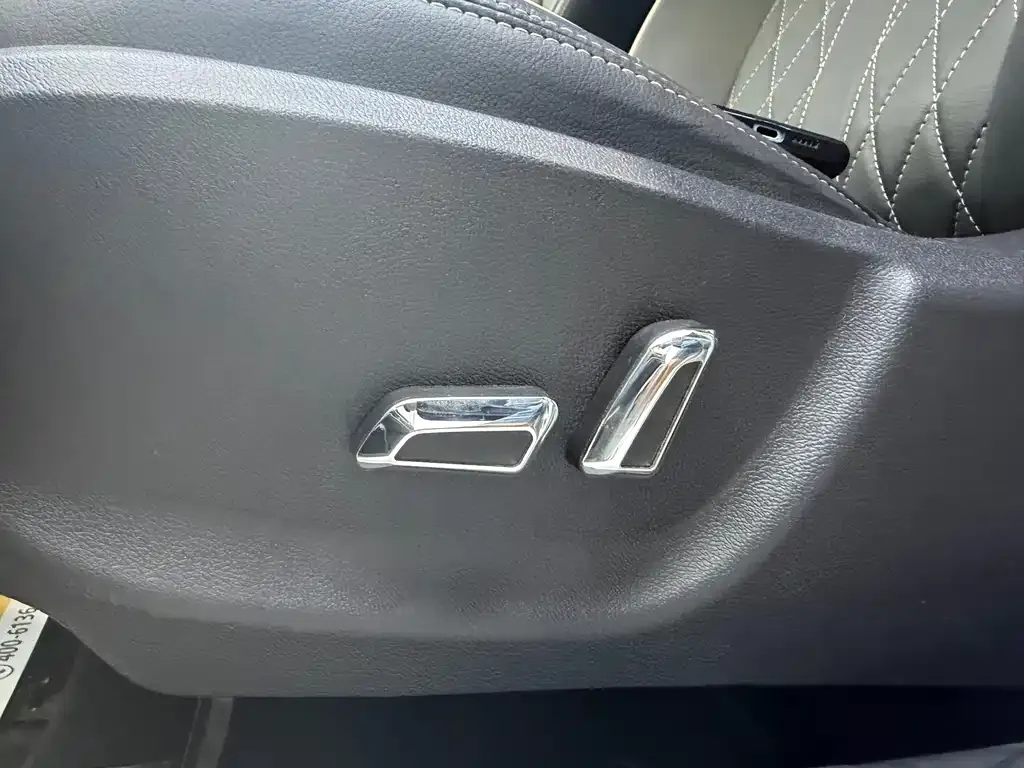 Mitsubishi Outlander — фото 9