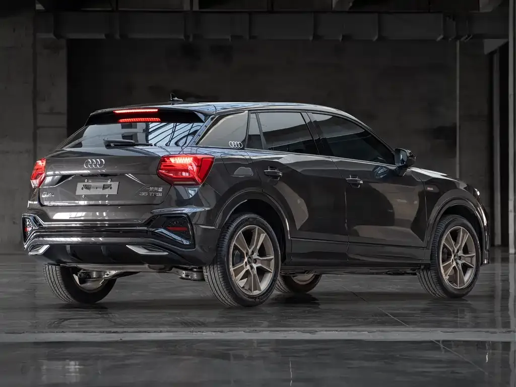 Audi Q2L — фото 4