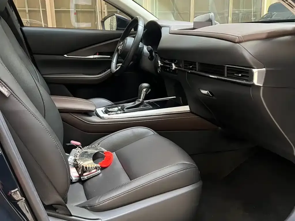 Mazda CX-30 — фото 10