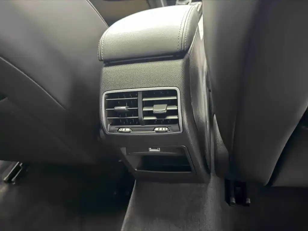 Peugeot 408 2024 из CN, фото 7