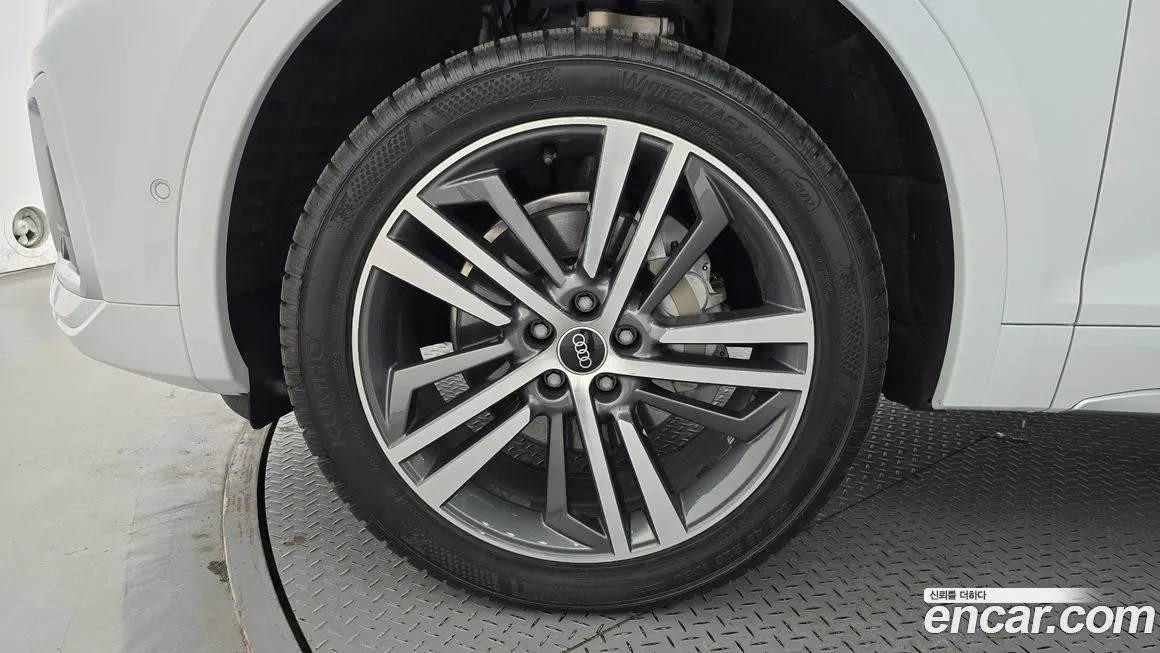 Audi Q5 2021 из KR, фото 10