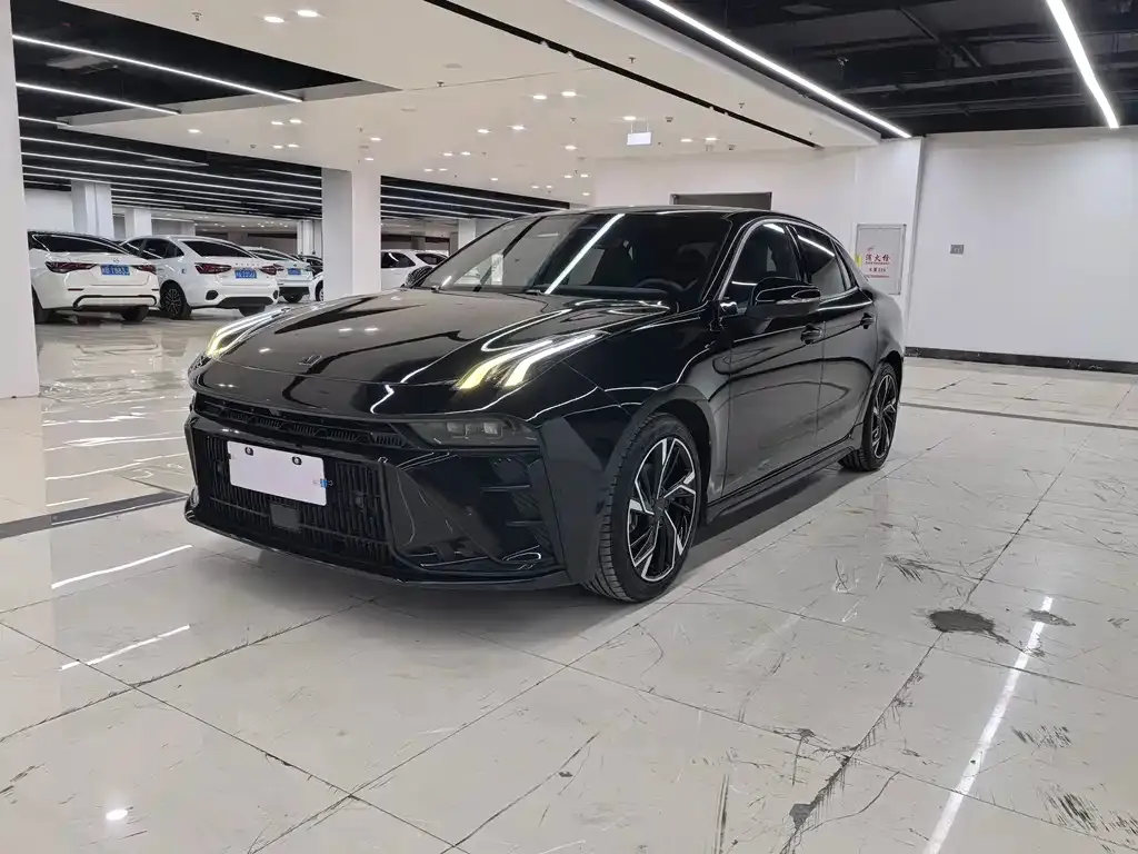 Lynk & Co 03