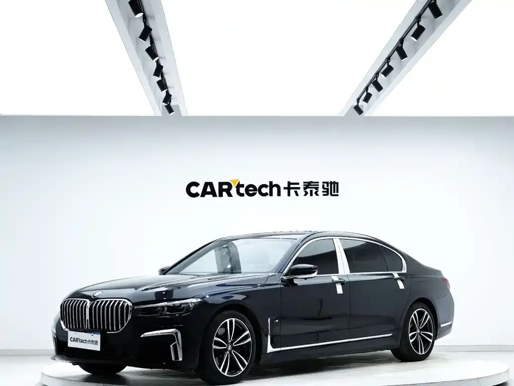 BMW 7 Series — фото 1