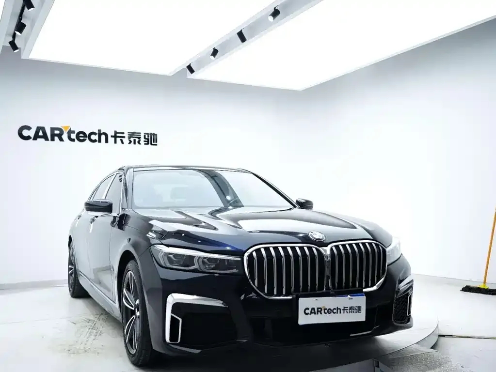 BMW 7 Series — фото 2