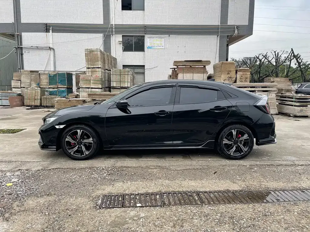 Honda Civic — фото 10