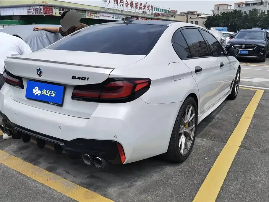 BMW 5 Series — фото 10