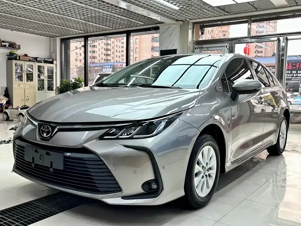 Toyota Corolla — фото 1
