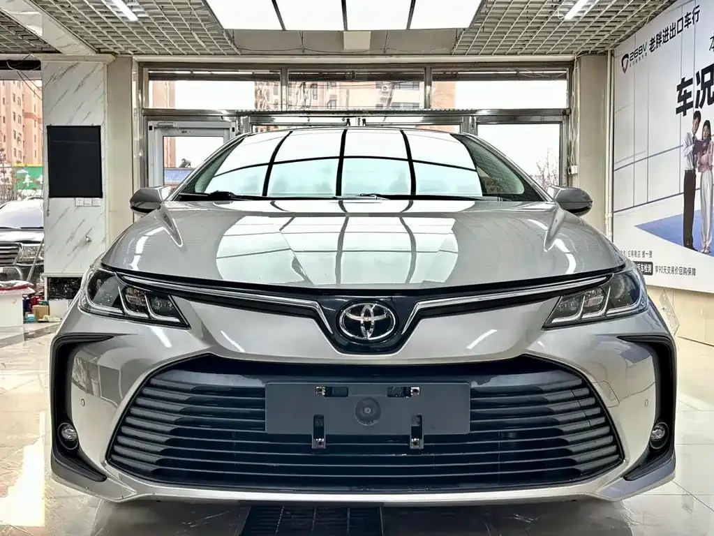 Toyota Corolla — фото 6