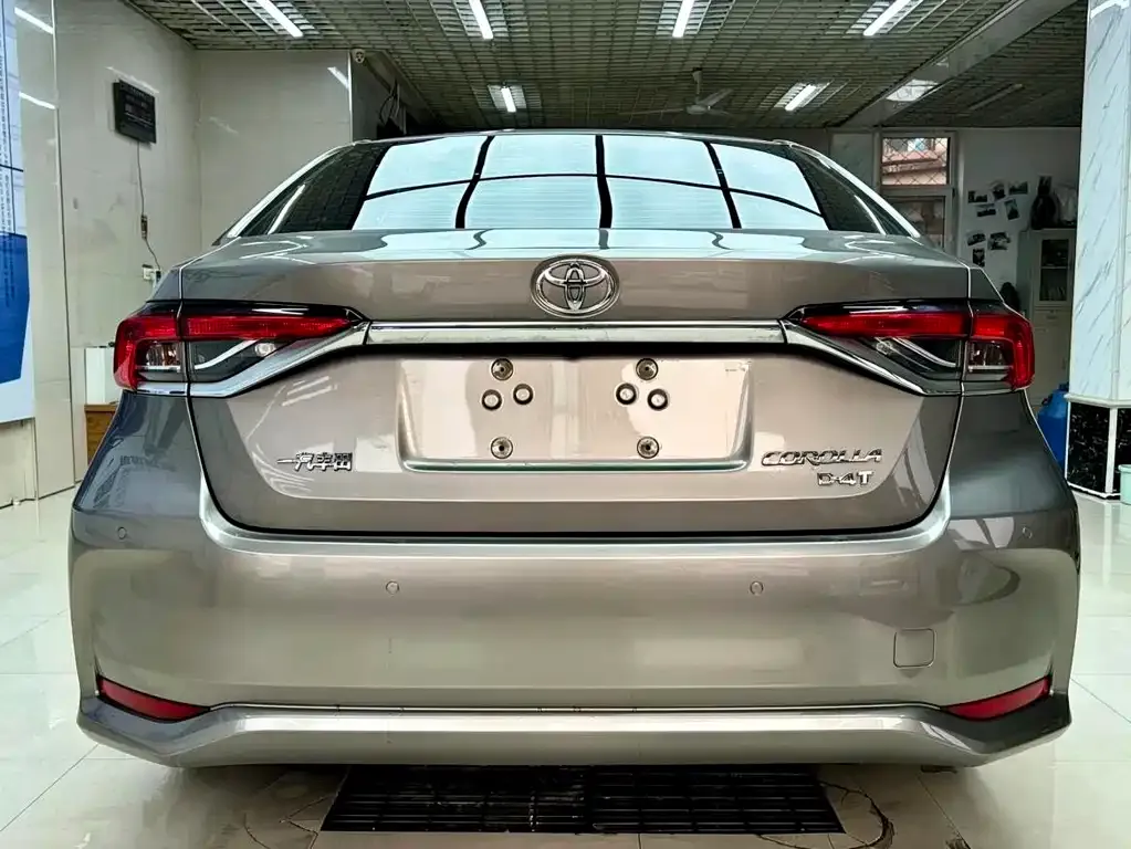 Toyota Corolla — фото 2