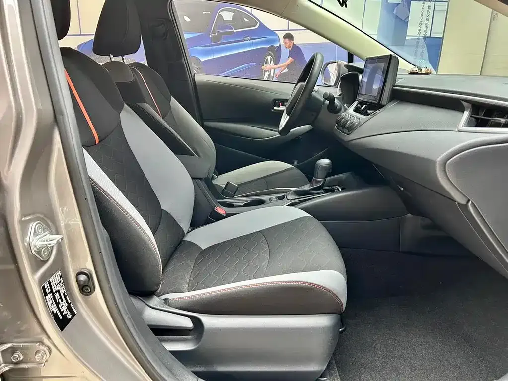 Toyota Corolla — фото 3