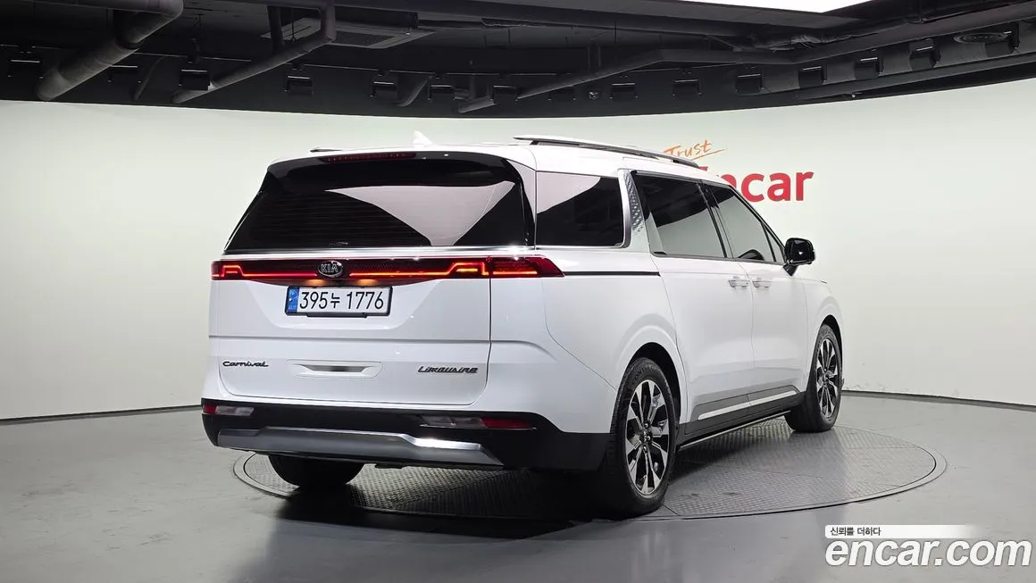 Kia Carnival — фото 7