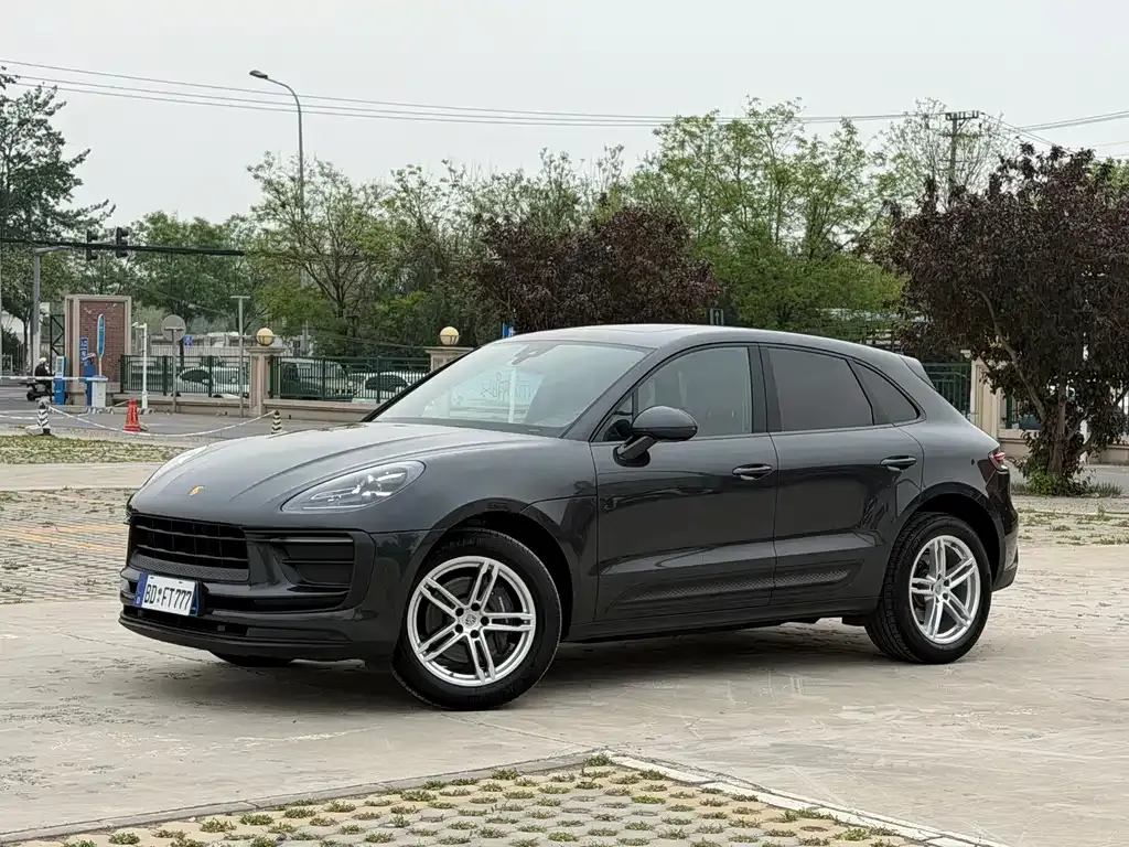 Porsche Macan — фото 1