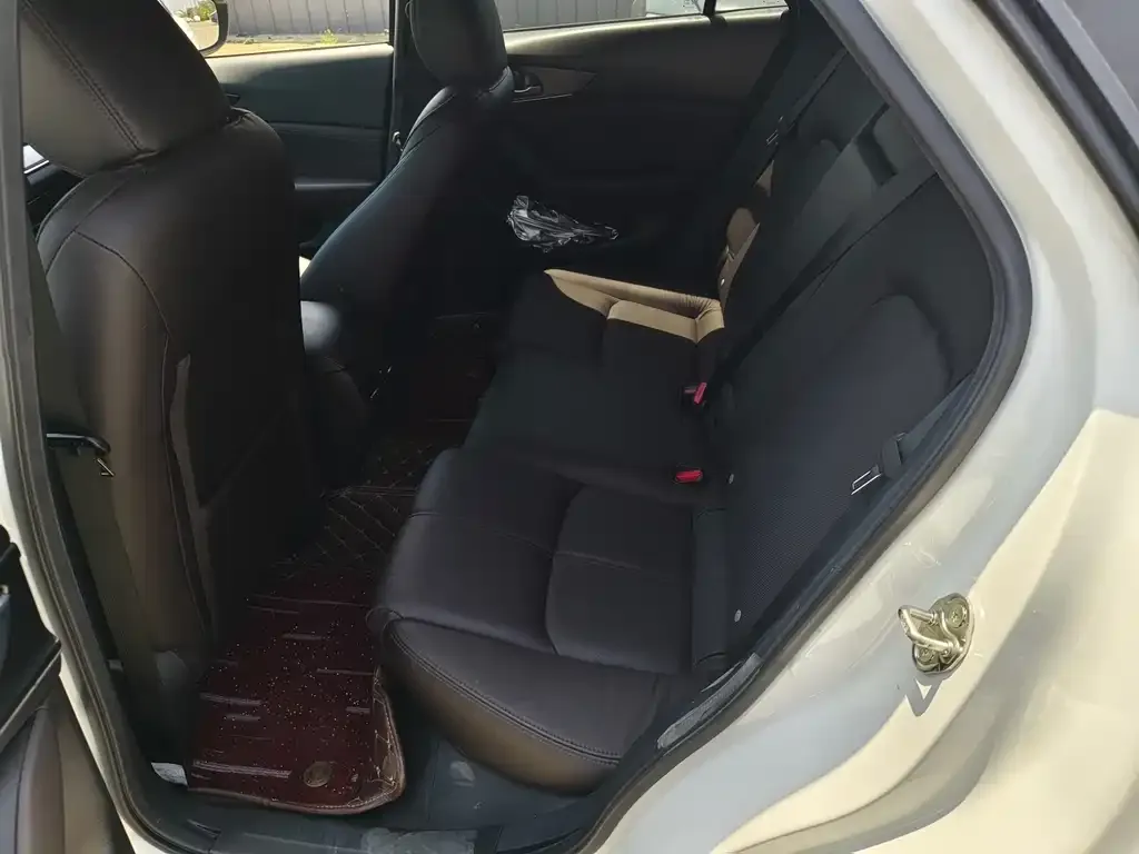 Mazda CX-4 2022 из CN, фото 2