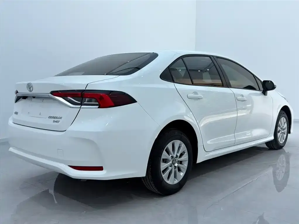 Toyota Corolla — фото 2