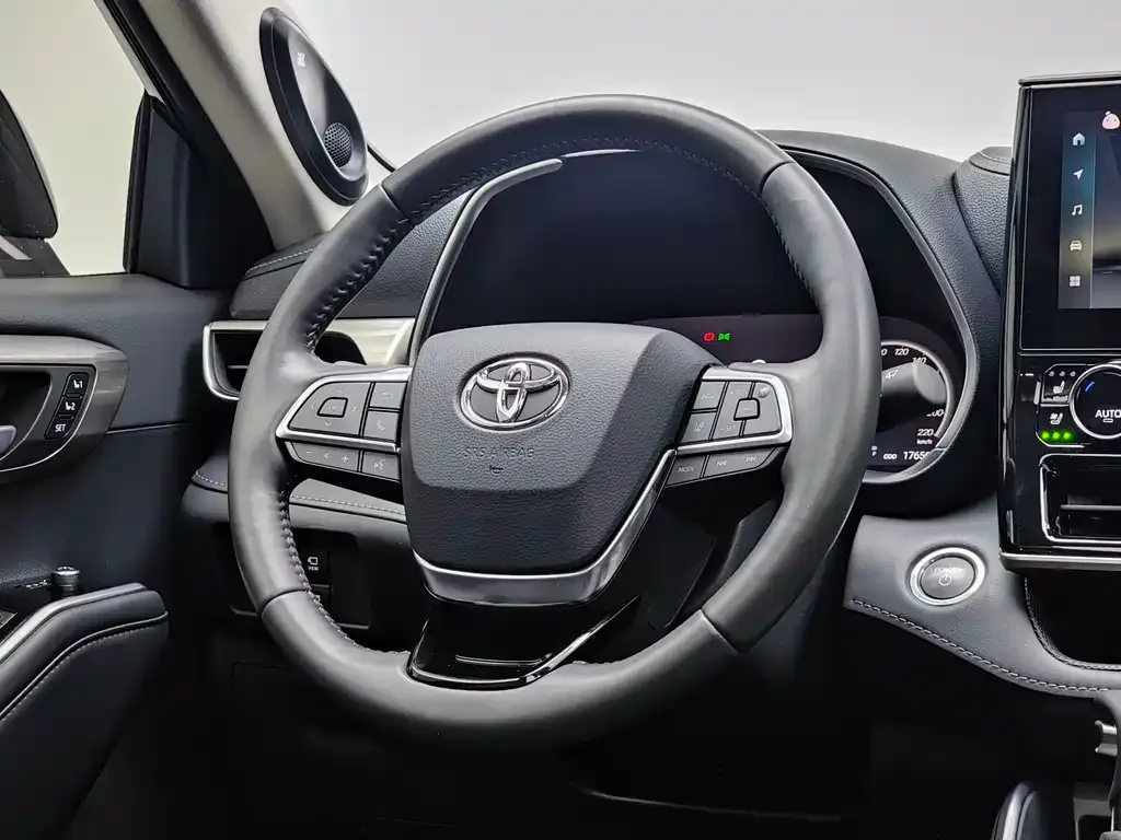 Toyota Highlander 2024 из CN, фото 10