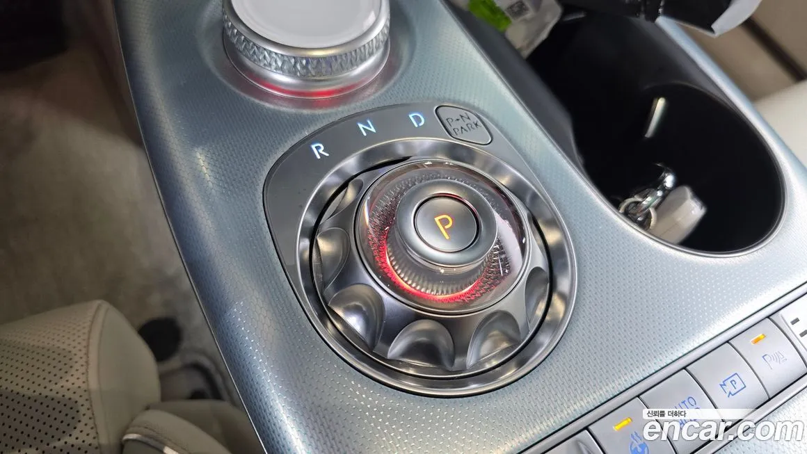 Genesis GV60 — фото 10