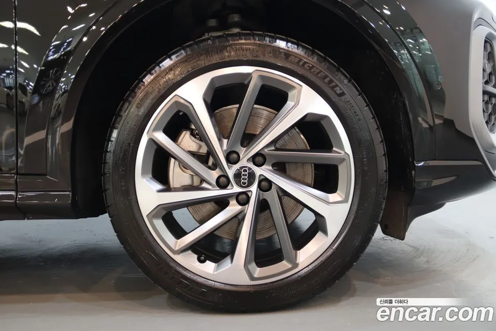 Audi Q5 2025 из KR, фото 10