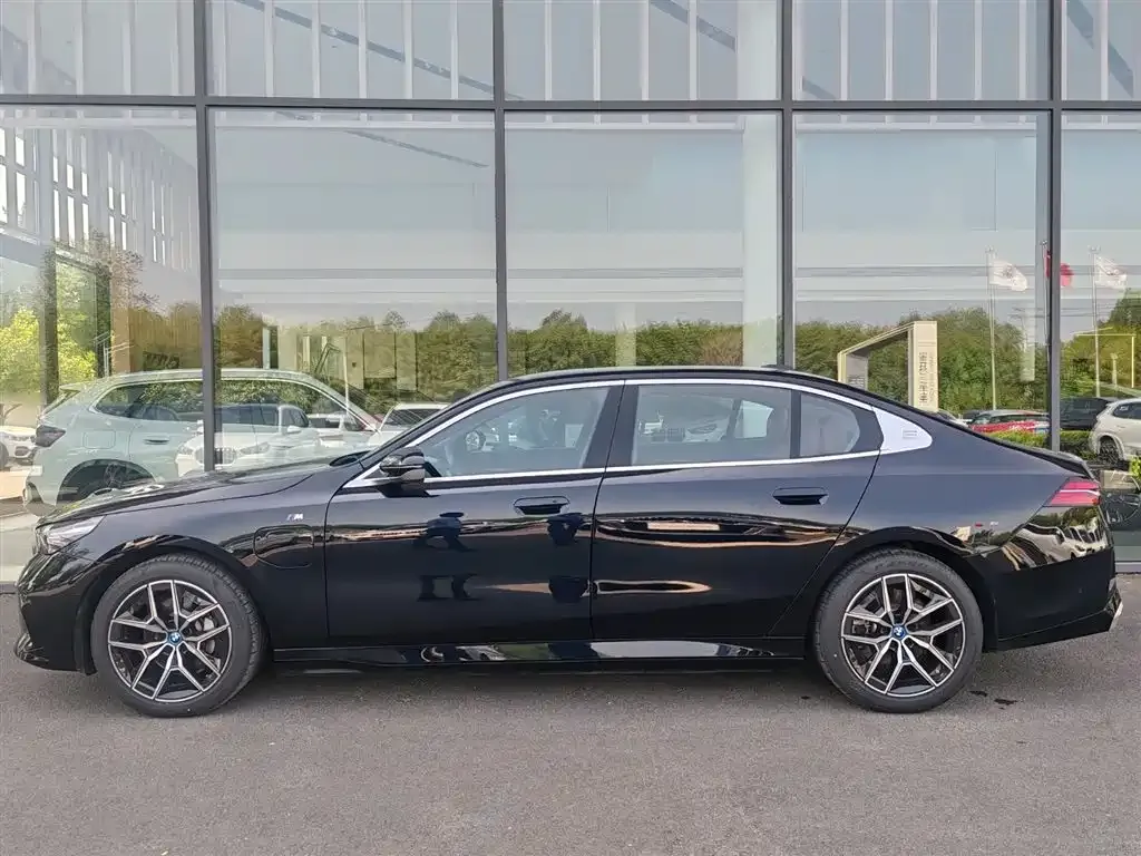 BMW i5 2025 из CN, фото 8