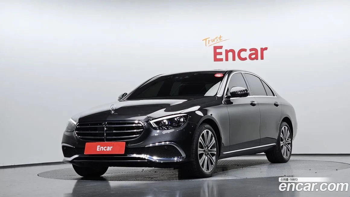 Mercedes-Benz E-Class — фото 1