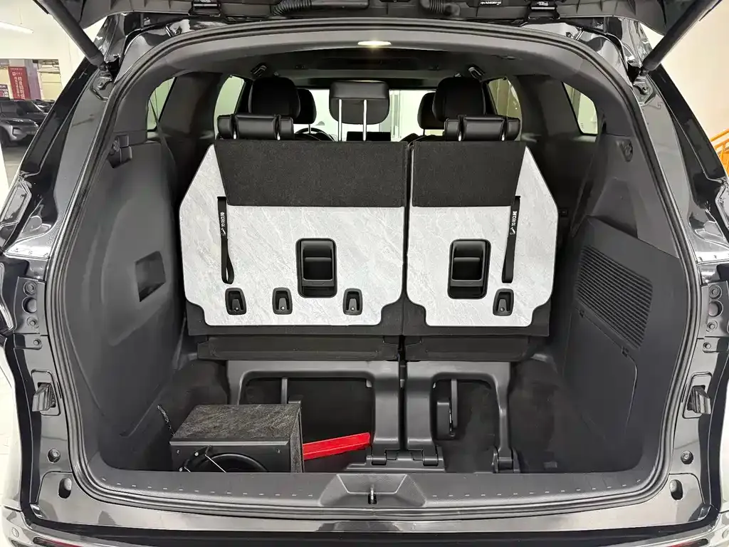 Toyota Granvia — фото 9