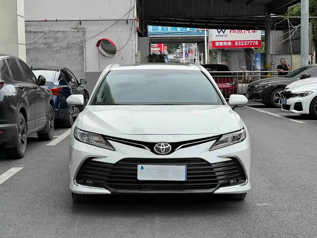 Toyota Camry 2023 из CN, фото 7