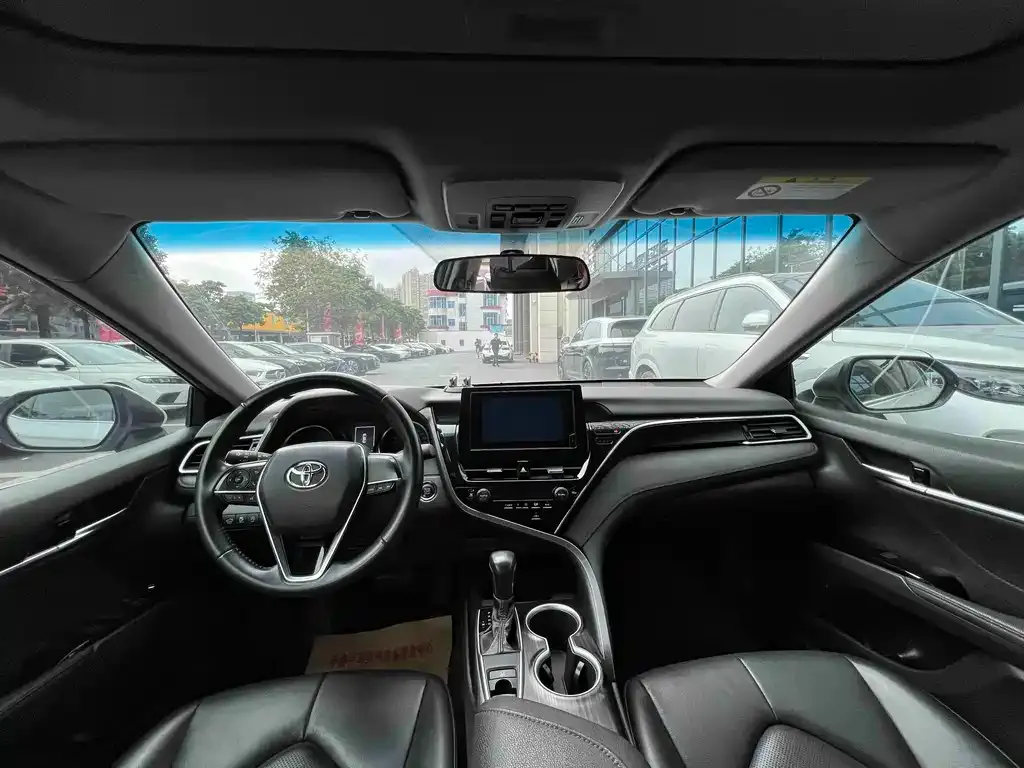 Toyota Camry 2023 из CN, фото 2