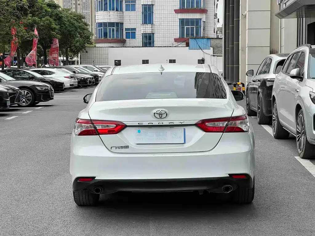 Toyota Camry 2023 из CN, фото 5
