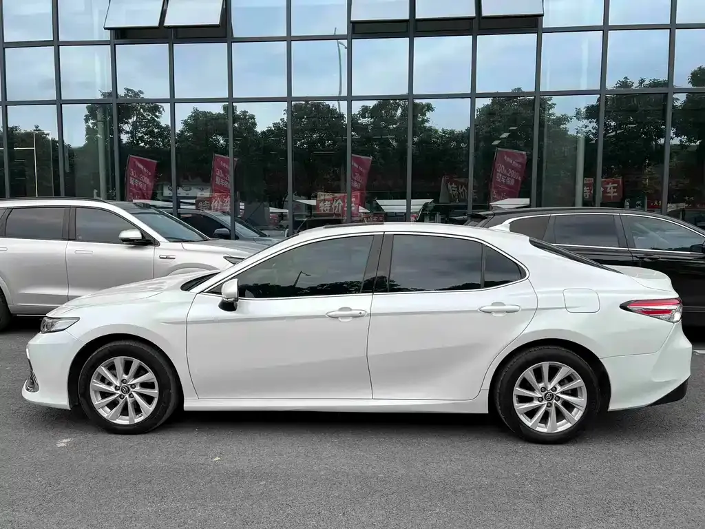 Toyota Camry 2023 из CN, фото 9