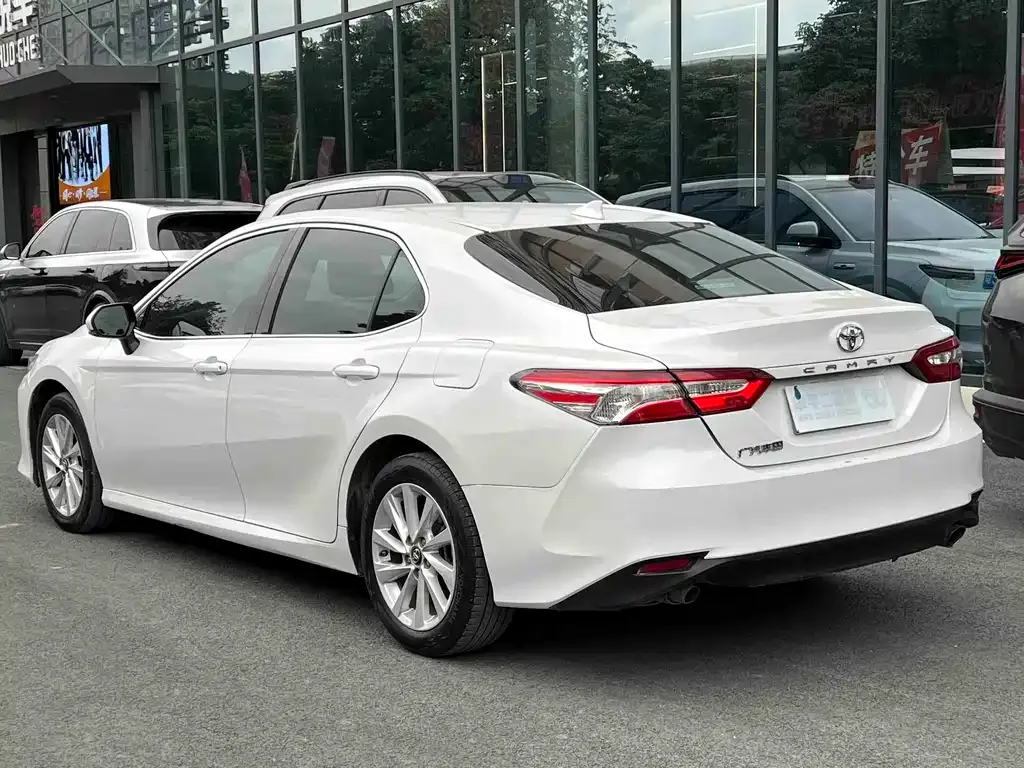 Toyota Camry 2023 из CN, фото 8
