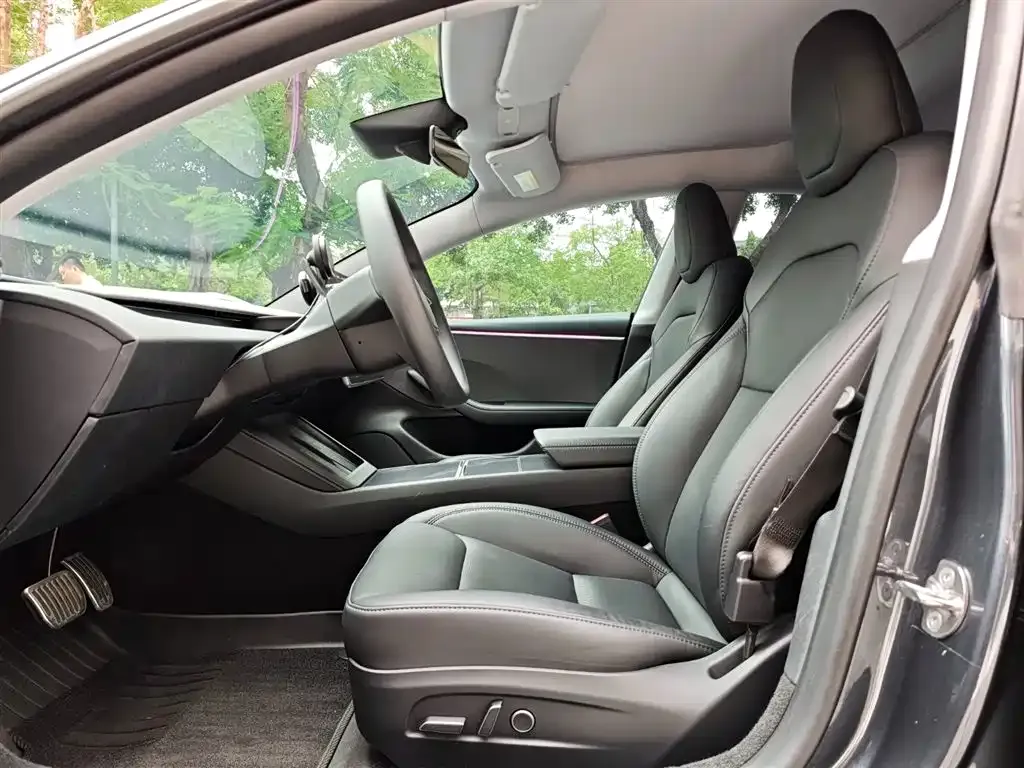 Tesla Model 3 — фото 2