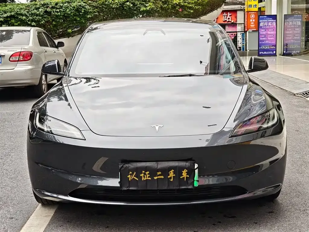 Tesla Model 3 — фото 10