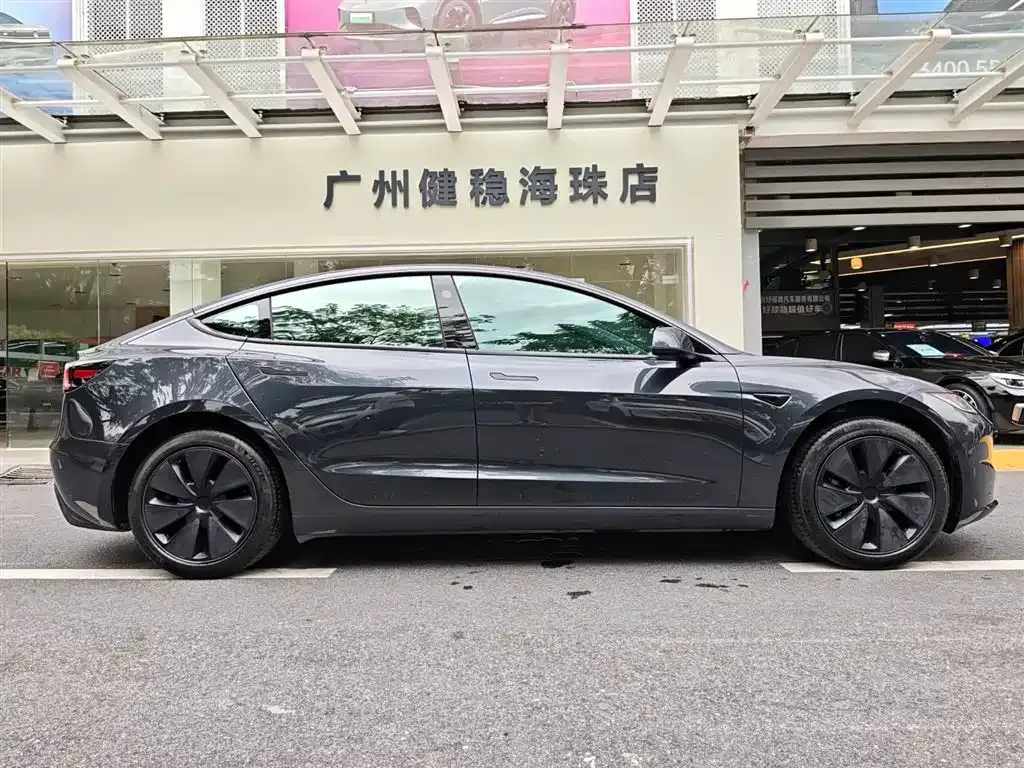 Tesla Model 3 — фото 3