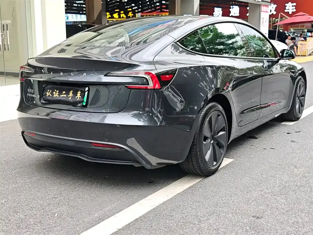 Tesla Model 3 — фото 8