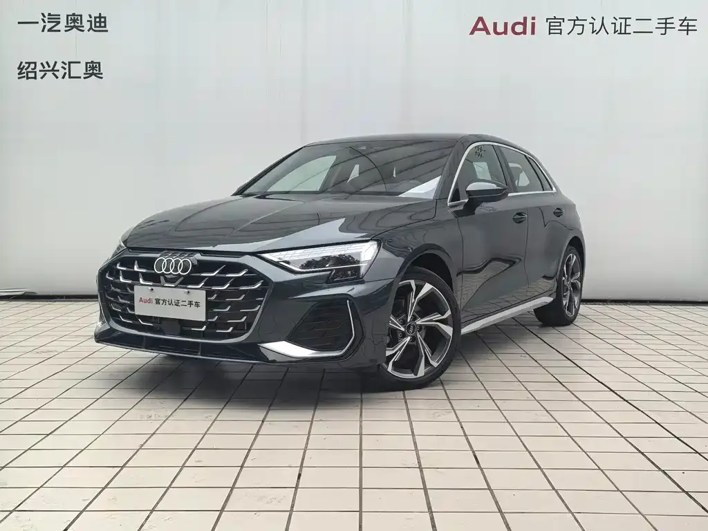 Audi A3 — фото 1